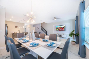 1100YL TOWNHOUSE 5 BEDROOMS & 4 BATHROOMS + POOL